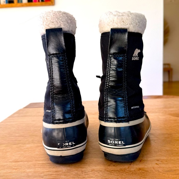 Sorel Winter Boots - Size 3 - Black - Picture 3 of 6